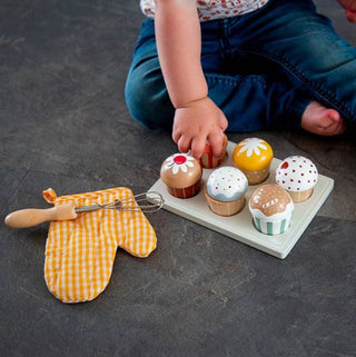 TRYCO WOODEN CUPCAKE SET